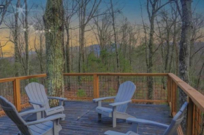 Modern Mountain Hideaway-secluded, close to town